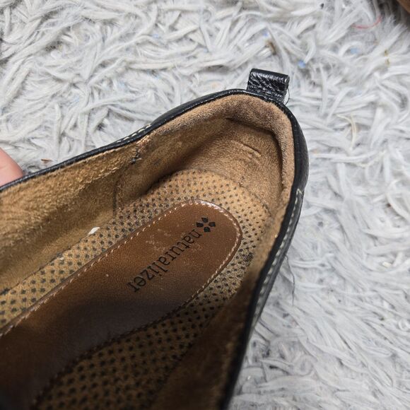Naturalizes Fragrance Women Size 9-9.5 Black Leather Slip On Comfort Loafer Shoe - Picture 7 of 8